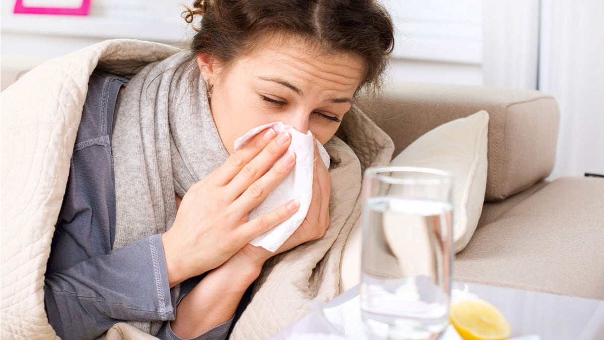 أعراض نزلات البرد .. أمراض فصل الشتاء والفرق بين الانفلوانزا والبرد والوقاية منها