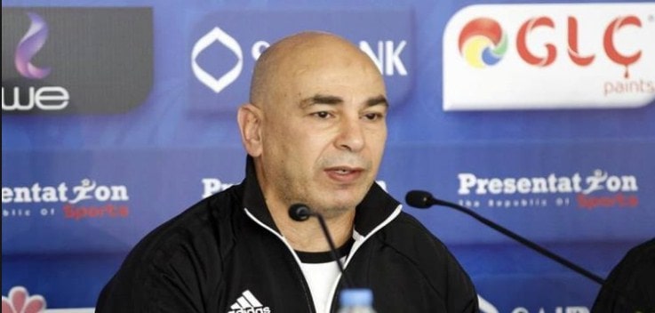 سبب استقالة حسام حسن من تدريب النادي المصري وتعاقده مع نادي بيراميدز في أكتوبر 2018