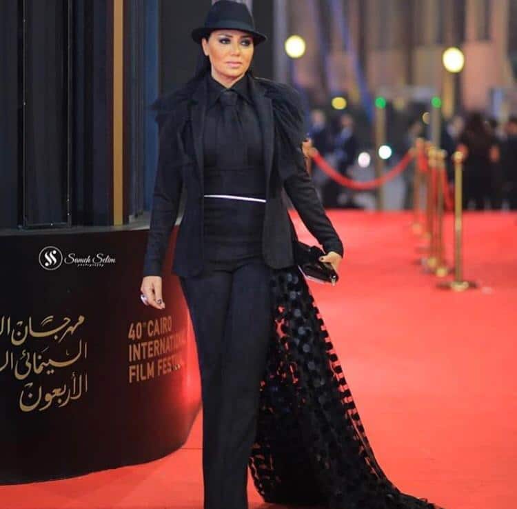 فستان رانيا يوسف يثير جدلا في مهرجان القاهرة السينمائي ويعرضها للمحاكمة