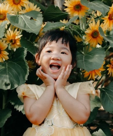 اجمل خلفيات اطفال بنات 2020 صور اطفال بنات كيوت حلوين للفيس بوك