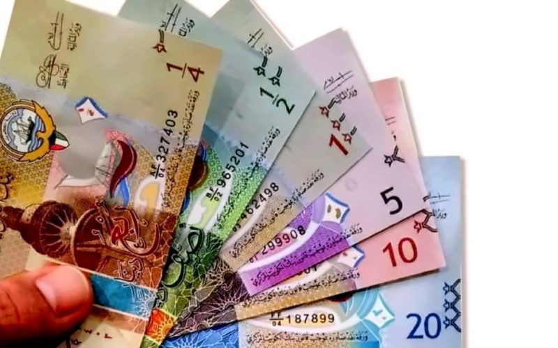 احسب تكلفة السفر.. سعر الدينار الكويتي مقابل الجنيه اليوم الأربعاء 8-5-2024 في البنوك